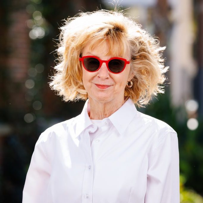 Teresa Drake headshot